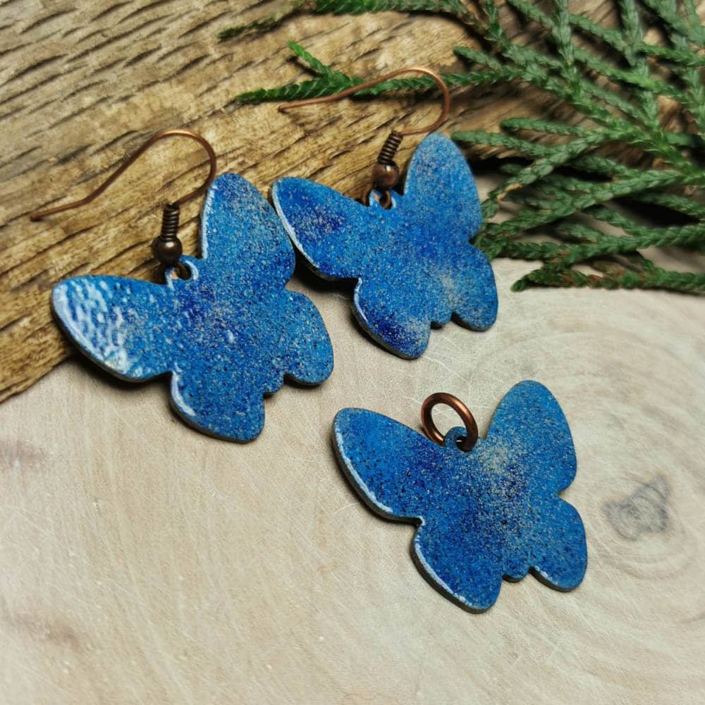 Miedziany komplet z niebieskimi motylami